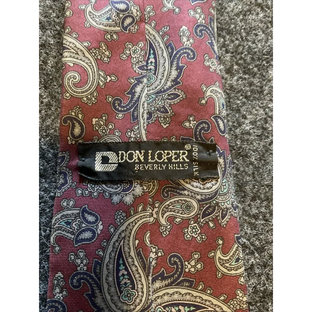 Vintage Don Loper Burgundy Paisley Tie 100% Italian Silk Beverly Hills